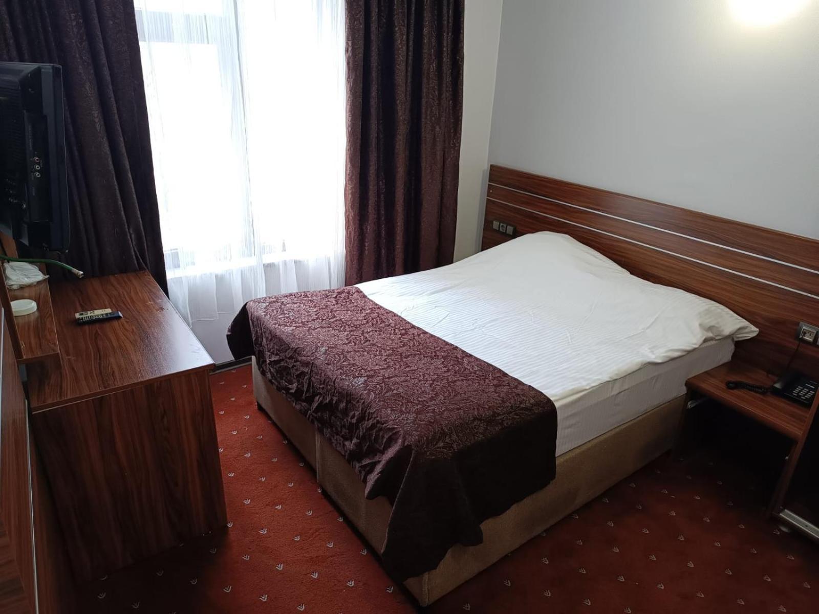 Pirotel Hotel Коня Екстериор снимка